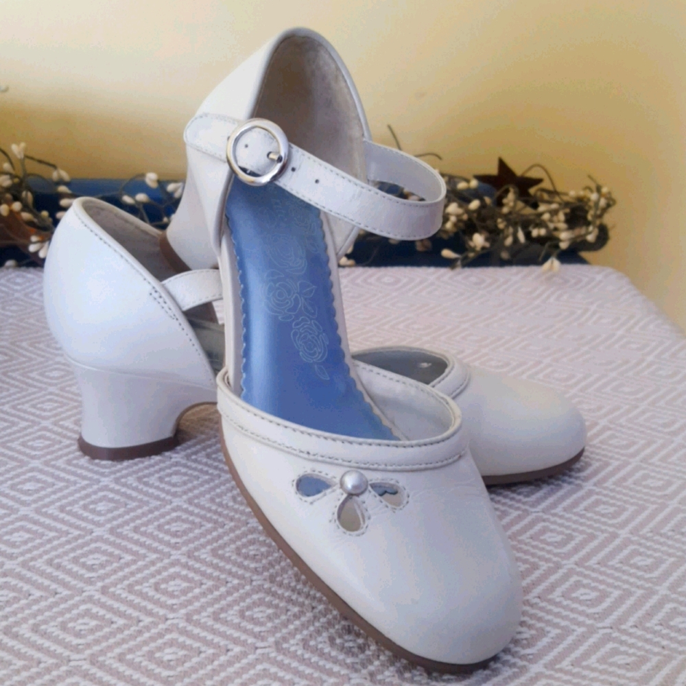 Stride Rite Mary Jane kitten heels